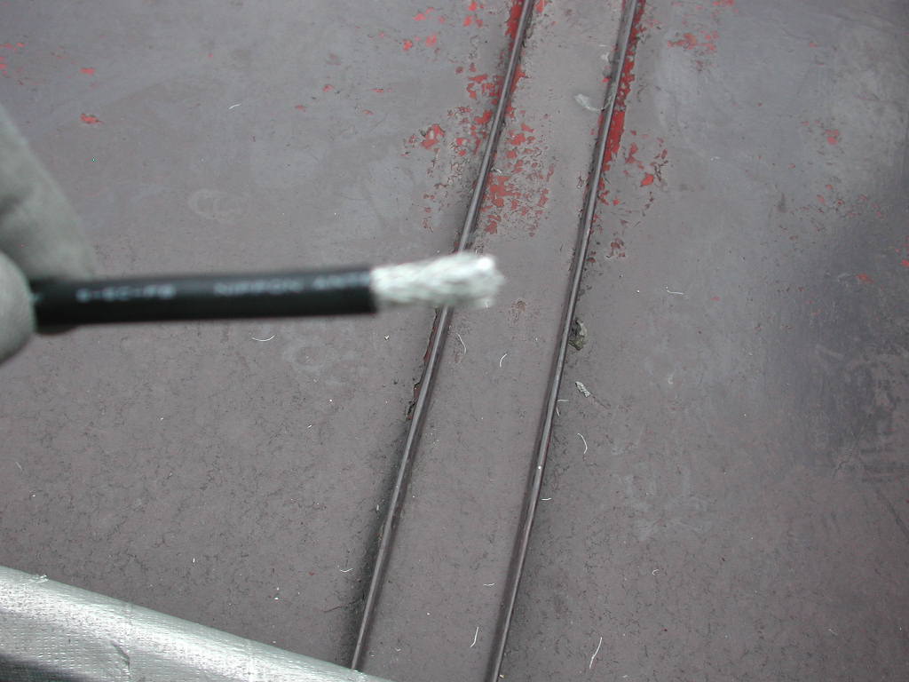 表面の被覆を剥きました