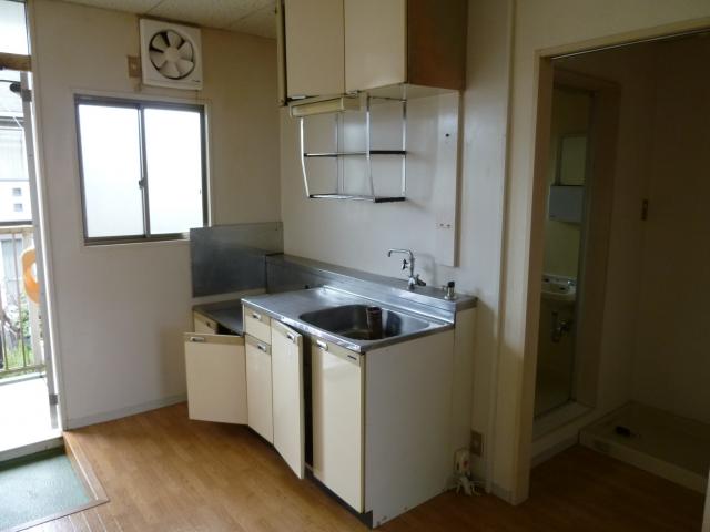 キッチン　ビフォア