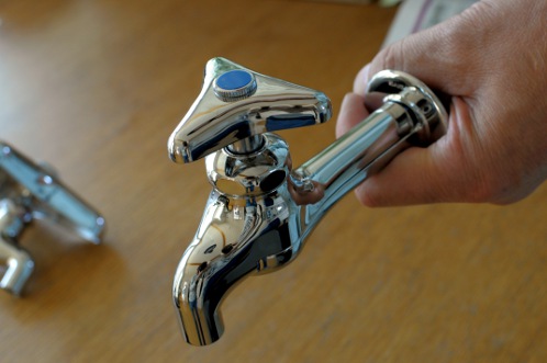 オモシロ蛇口アリマス05