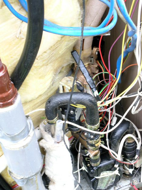 電気温水器の修理07