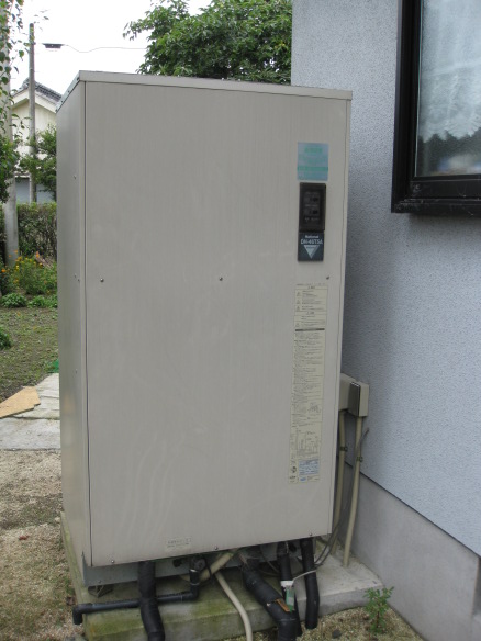 落雷による電気温水器の故障０１