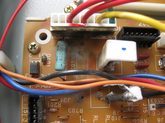 落雷による電気温水器の故障０３