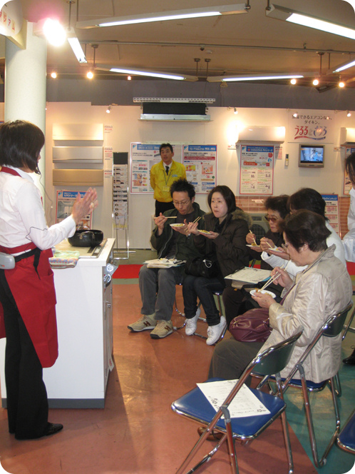 ダイキンオール電化フェアIHクッキングショー03