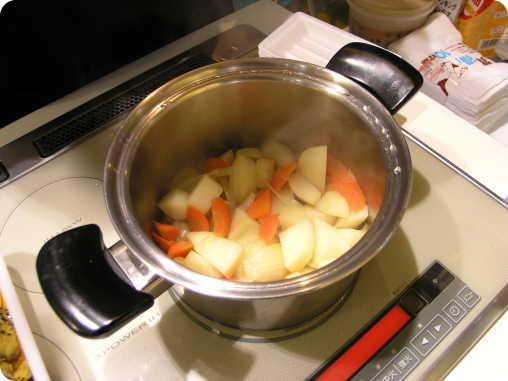 ヨシノクラフト鍋で肉じゃが03