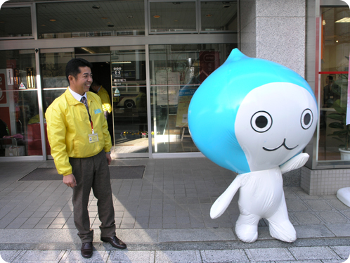 ぴちょんくんが水戸の街を魅了004