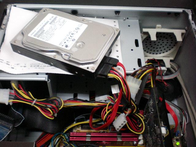 HDD取り外し