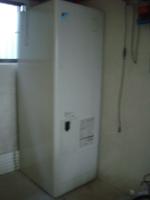 ガレージ内でのエコキュート据付工事