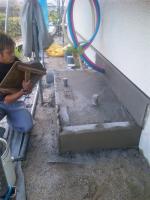 本職の左官が作る！エコキュートの土台