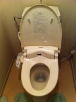 渋谷区笹塚にて　トワレ交換・取付工事