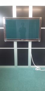 東京都文京区　46型プラズマテレビの壁掛け