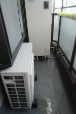 大阪府茨木市駅前・Nさま邸【外壁塗装前/環境整備=室外機移動】作業