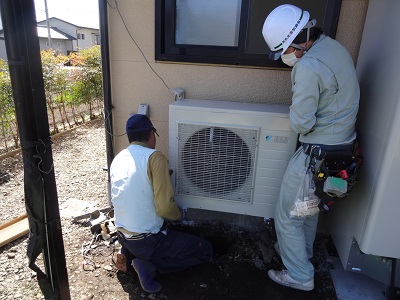 灯油給湯器をエコキュートに交換します。 (長野県長野市電気設備工事)エコ電化本舗 ㈱大光電気商会