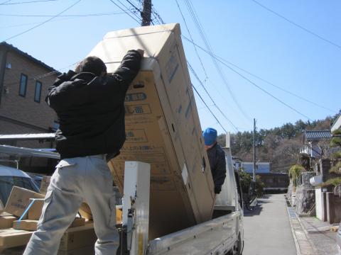 しっかり持ってね！【長野県長野市エコキュート工事】【長野県長野市オール電化工事】街の工事屋さん・エコ電化JP【大光電気商会】へご依頼下さい
