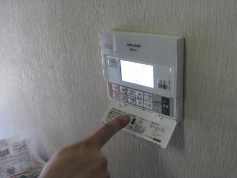 リモコン設定します【長野県長野市エコキュート工事】【長野県長野市オール電化工事】街の電気屋さん・エコ電化ＪＰ【大光電気商会】