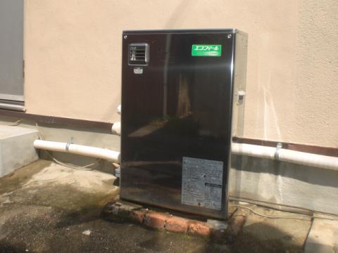 兵庫県川西市東久代Ｆ様邸「石油給湯器エコフィール」設置