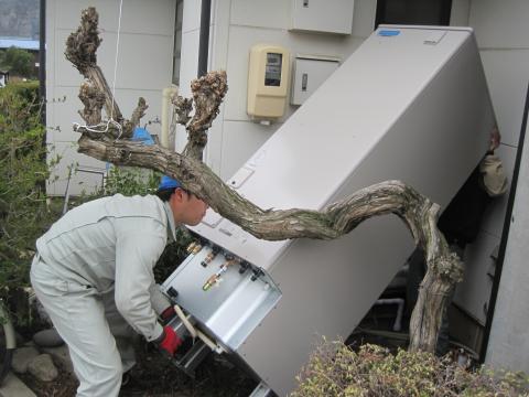 待って体を交わすよ【長野県長野市エコキュート工事】【長野県長野市オール電化工事】街の電気屋さん・エコ電化ＪＰ【大光電気商会】