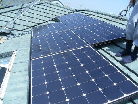 モニエル瓦へＨ支持金具にて太陽光発電
