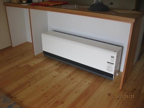 蓄熱暖房機取り付け