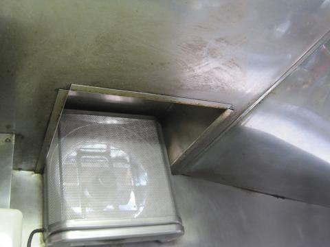 油が固まっています【長野県長野市厨房用換気扇交換】【長野県長野市オール電化工事】街の工事屋さん・エコ電化ＪＰ【大光電気商会】