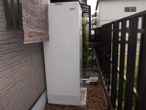 TOSHIBA・エコキュート＆IHクッキングヒーター同時施工!!