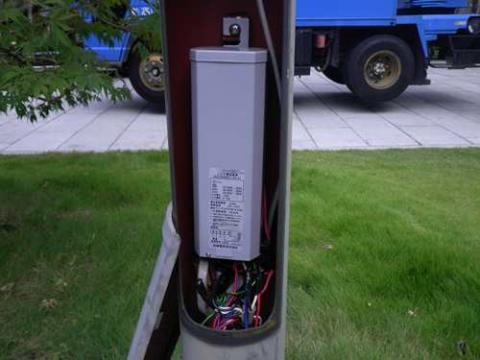 水銀灯からLEDへ交換 （安定器）