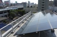 沖ビルに太陽光発電システム