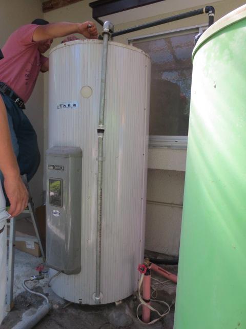 電気温水器を撤去！【長野県伊那市エコキュート工事】省エネ電化ＪＰ・エコ電化ＪＰ【大光電気商会】