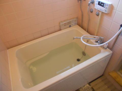 【枚方市】ホールインワン給湯器、浴槽、シャワー入れ替え工事