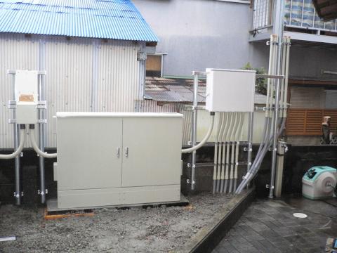 京セラ屋外パワコン4台設置工事（１）
