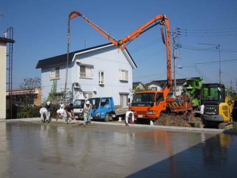 駐車場土間コンでーす