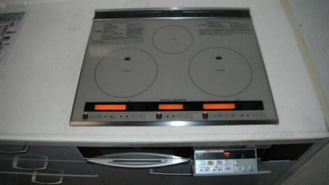 埼玉県草加市Ｓ様邸《IHクッキングヒーター設置工事》