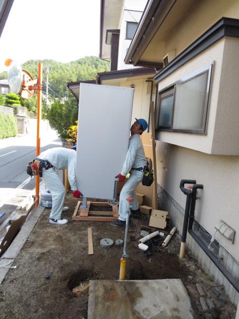 持ち上げますよ！！松本市エコキュート工事・省エネ電化・エコ電化ＪＰ【大光電気商会】