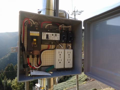 引込鋼管柱工事