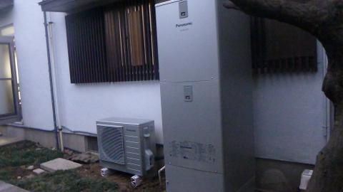 行田市藤原町エコキュート設置工事