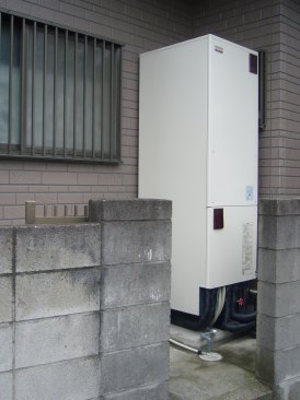 埼玉県三郷市戸ケ崎　Kさま邸　 エコキュート設置工事