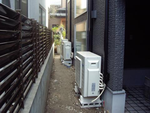 マルチエアコン（室外機）取付工事状況【K様邸葛飾区】