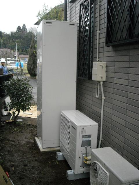 エコキュート工事　八王子市館町Ｓ様邸