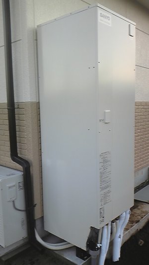 日高市Ａ様邸　エコキュート工事