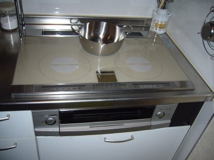 埼玉県八潮市南川崎　石田さま邸　 オール電化工事　（エコキュート・IH)