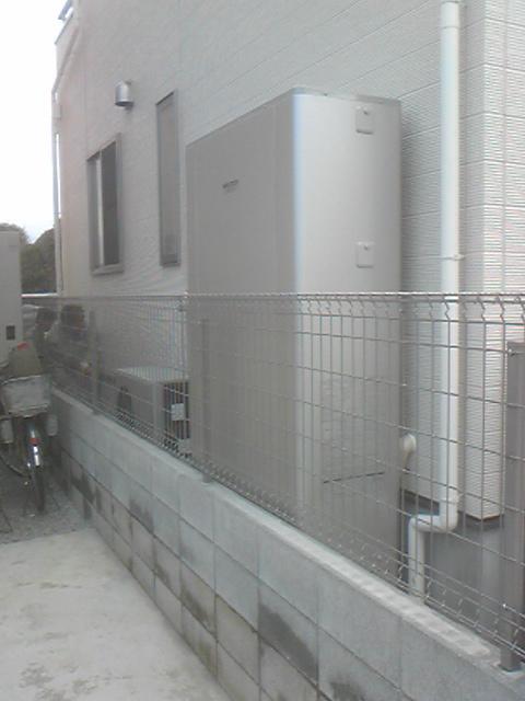 ひきつづきお隣さんで〜す。