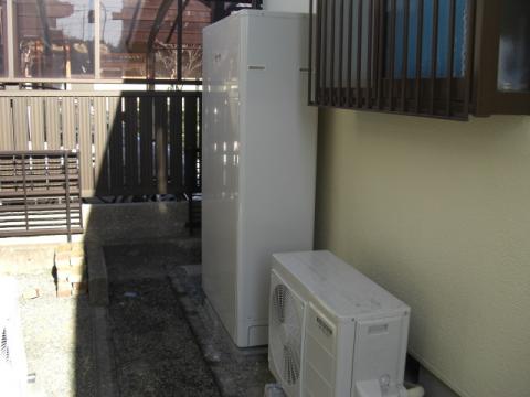 伊豆の国市で省スペース形エコキュート設置しました。