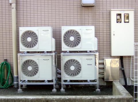 エコキュート4台連結施工例
