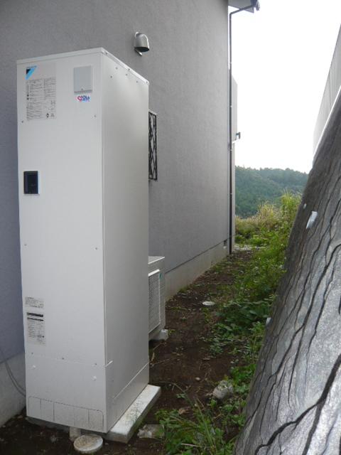 御殿場市神山平エコキュート設置工事（新築住宅）