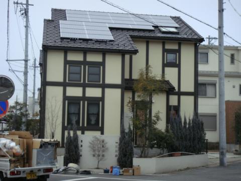 一宮市で太陽光発電5KWシステム設置させて頂きました。