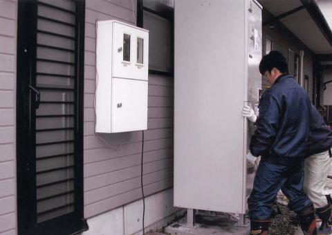 転倒防止をシッカリします【エコキュート工事】【長野県長野市】オール電化・エコ電化jp【大光電気商会】
