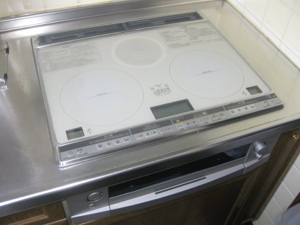 埼玉県草加市新里町　Hさま邸　 オール電化工事(エコキュート・IH)