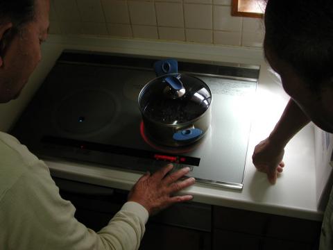 照明なしで使えます【IHクッキングヒーター工事】【長野県長野市】オール電化・エコ電化JP【大光電気商会】