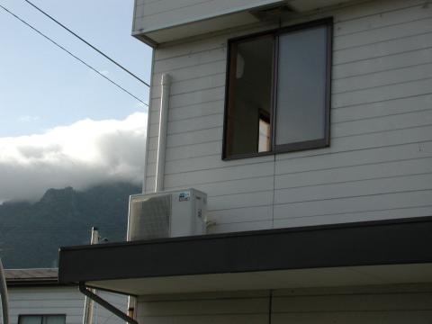やっぱり目立ちます【エアコン工事】【長野県上田市】オール電化・エコ電化JP【大光電気商会】