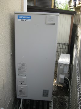 埼玉県春日部市南中曽根　Iさま邸　 エコキュート設置工事