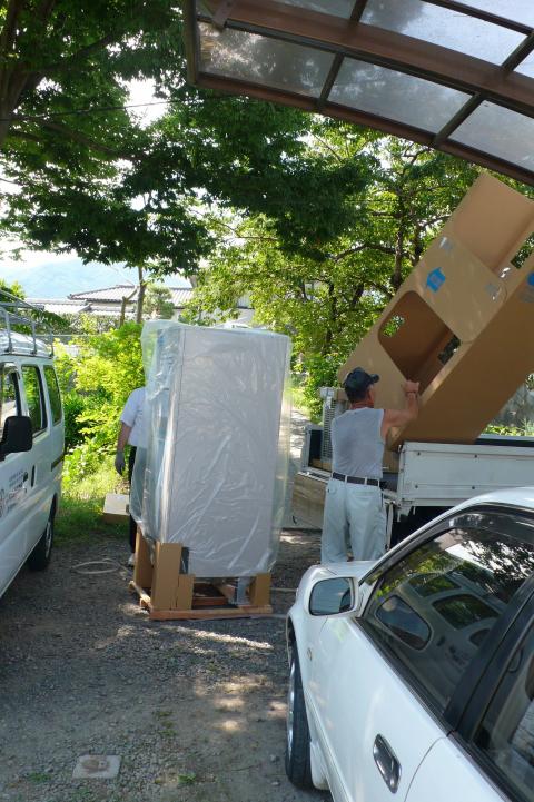 運ぶ準備です【エコキュート工事】【長野県長野市】オール電化・エコ電化JP【大光電気商会】